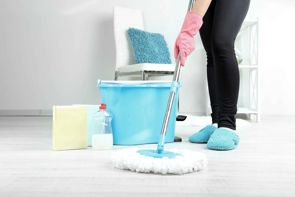 Make A DIY Cleaner For Laminate Flooring